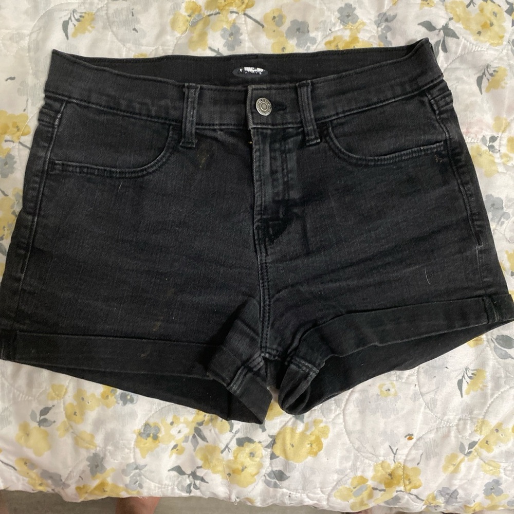 Black Old Navy shorts size 4